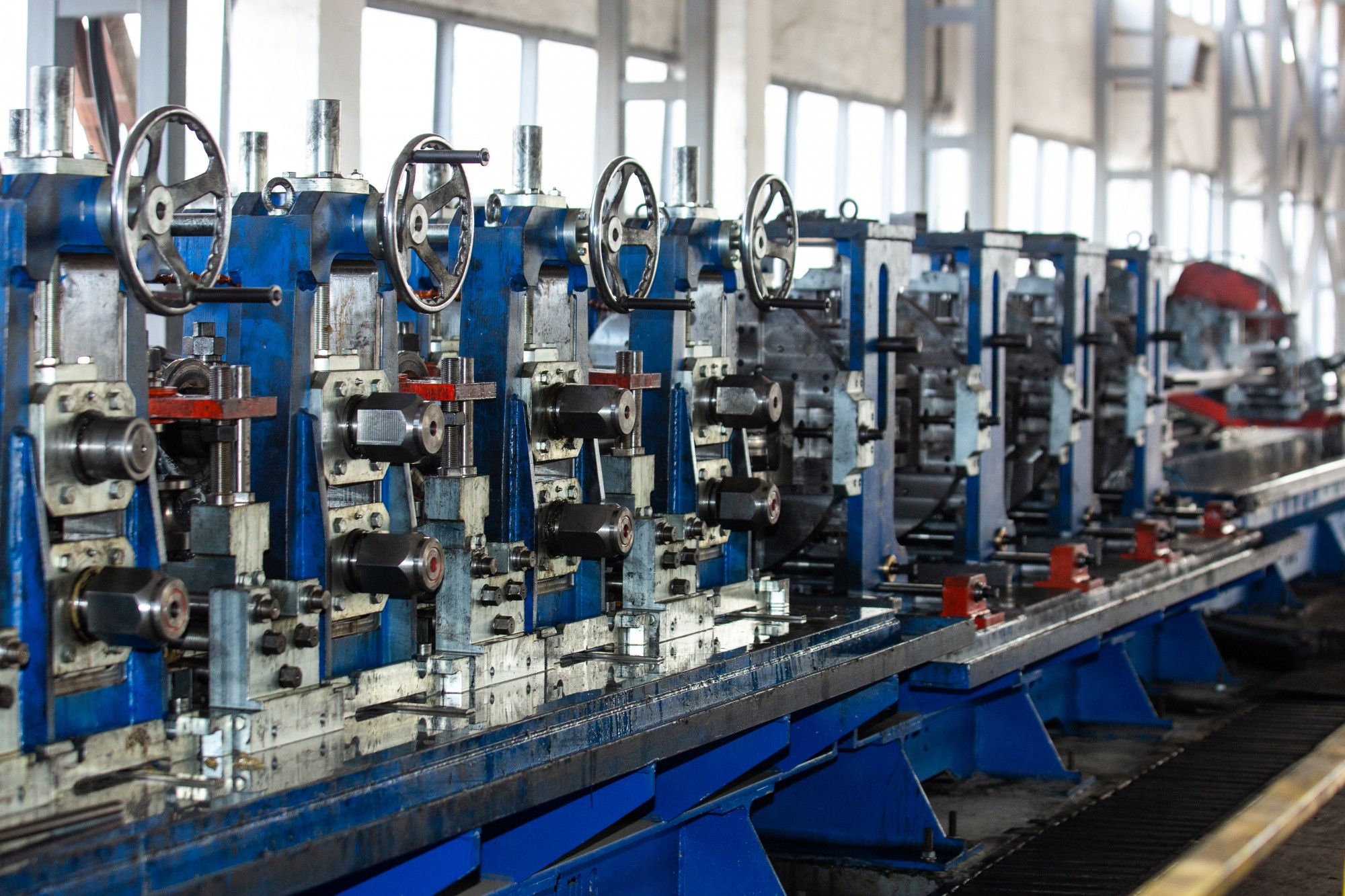 Understanding Vertical Machining Centers and Modern Programming Techniques